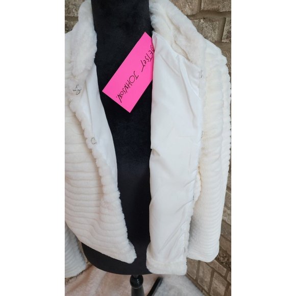 NWT Betsey Johnson FAUX FUR Ivory cream white cropped coat jacket long sleeves S - Picture 1 of 9